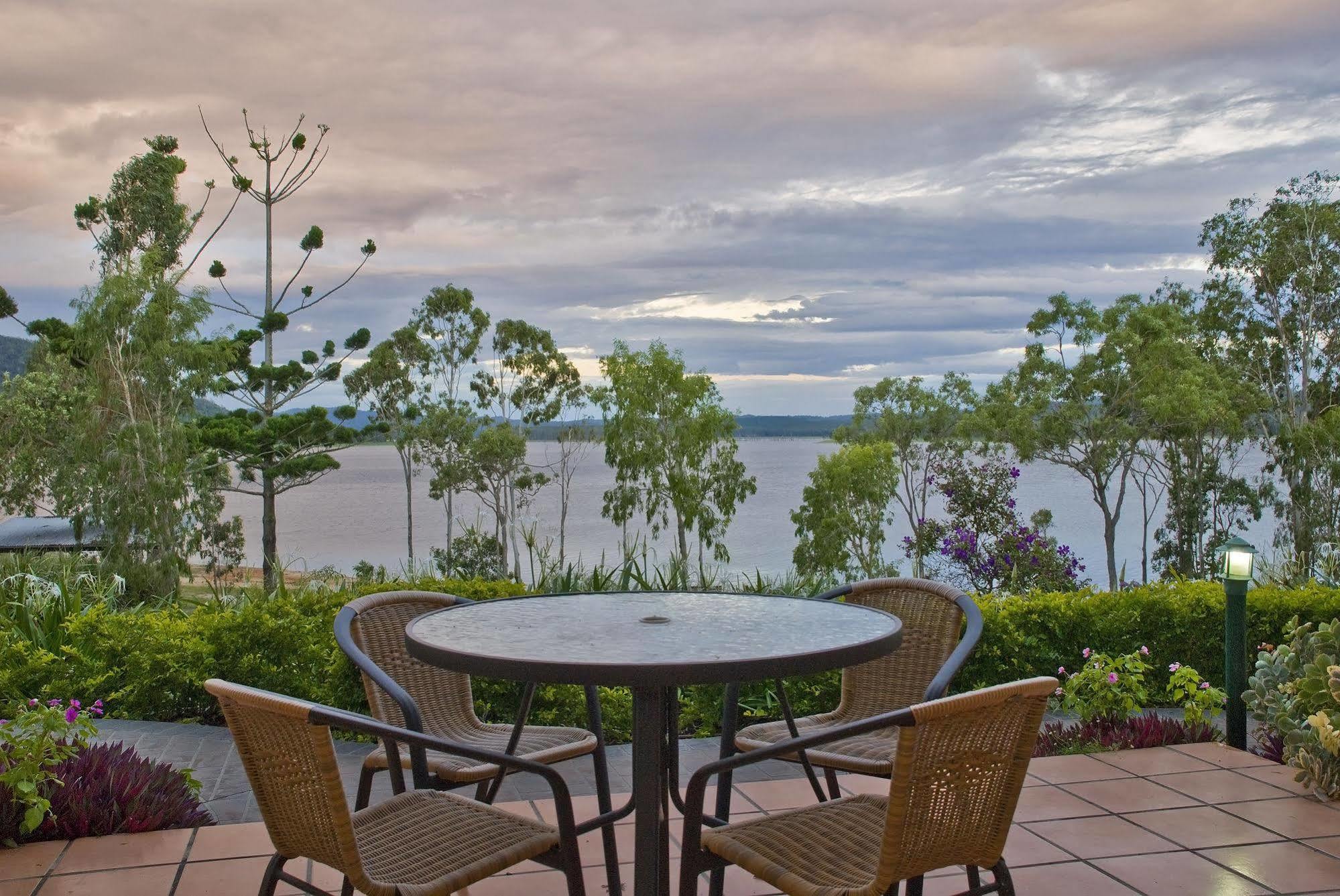 Tinaroo Lake Resort Exterior foto
